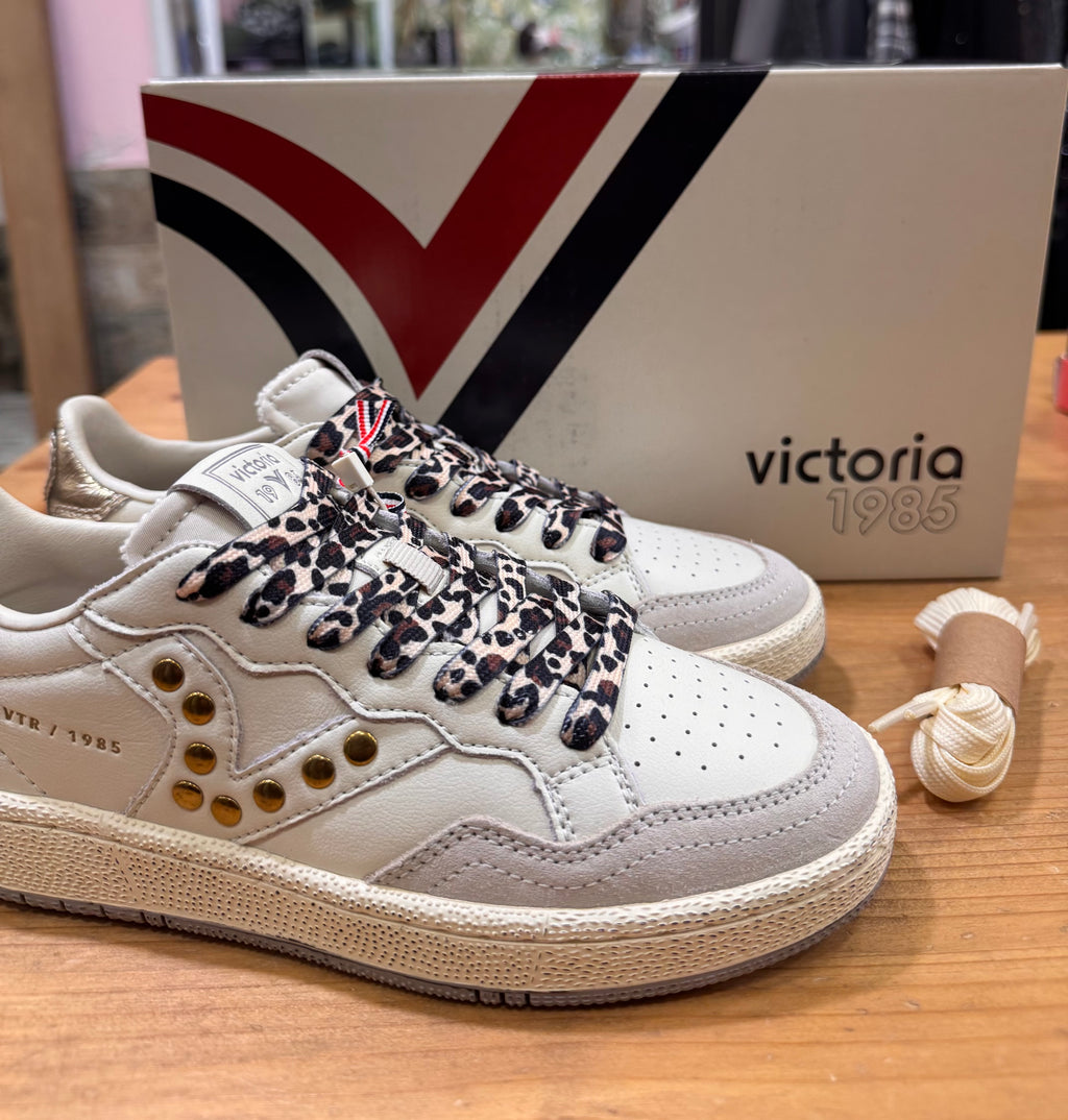 Sneakers Smash Victoria