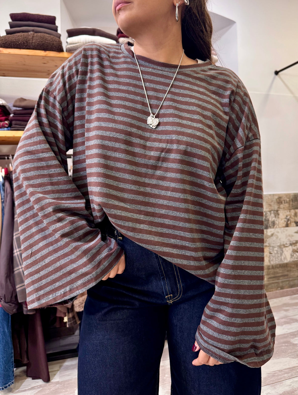 T-shirt manica campana