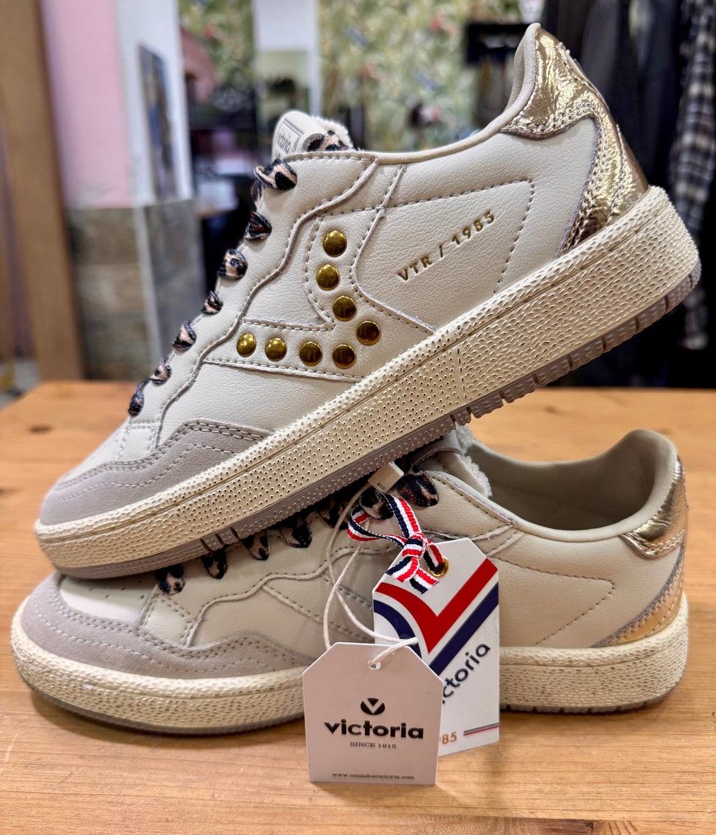 Sneakers Smash Victoria