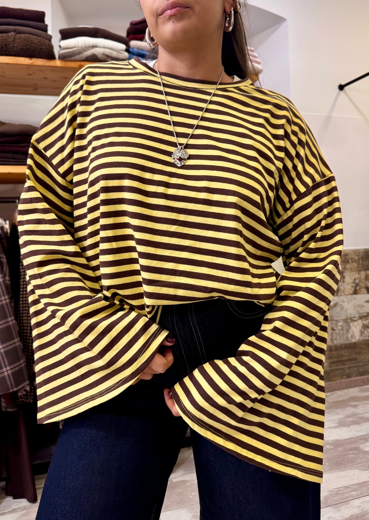 T-shirt manica campana